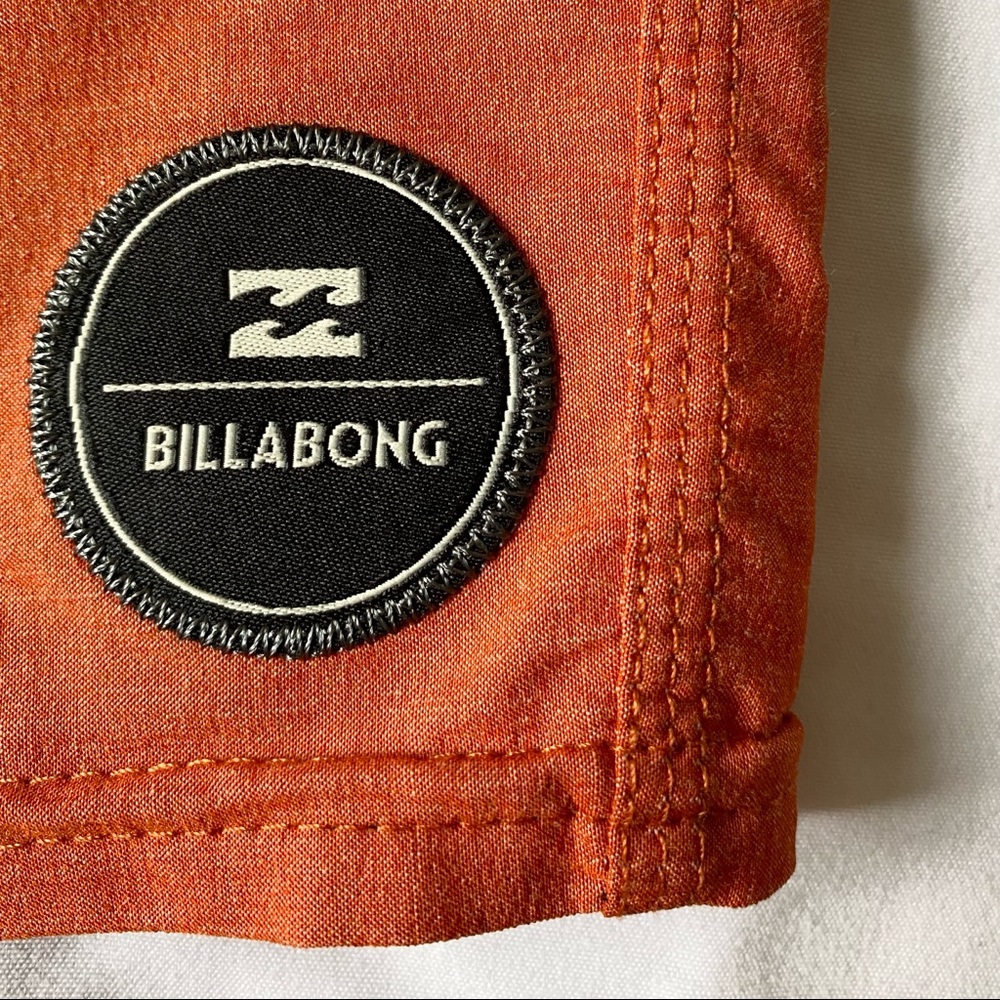 Billabong board/walking shorts - Picture 3 of 4